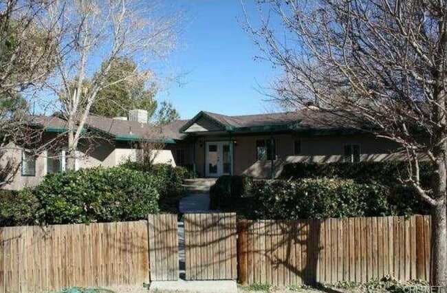 7655 W Ave A in Lancaster, CA - Foto de edificio - Building Photo