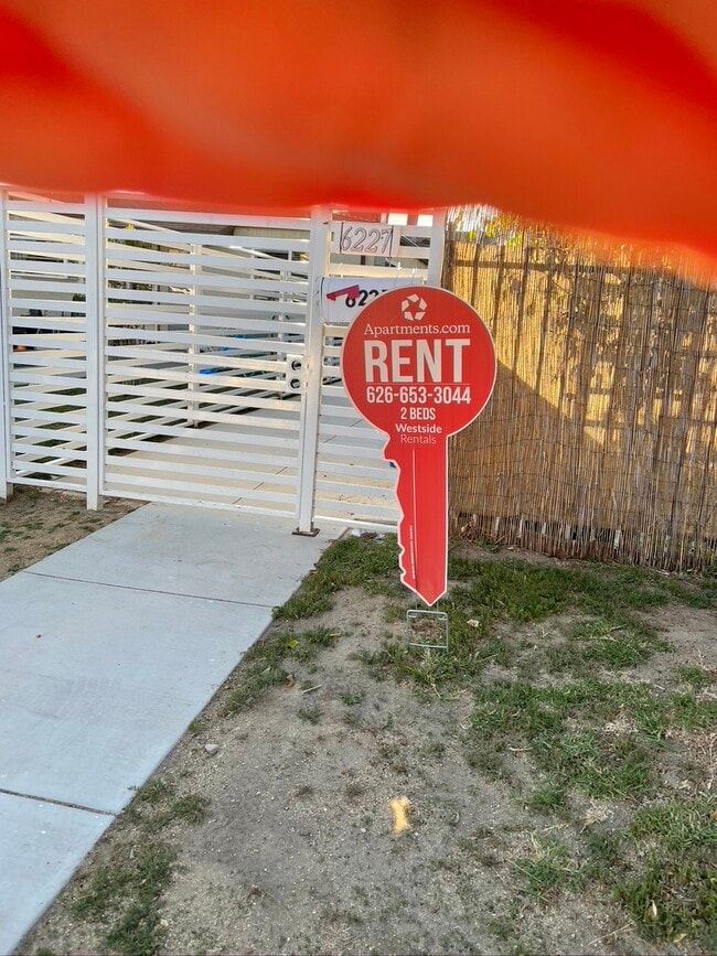 6227 Atoll Ave in Van Nuys, CA - Building Photo - Building Photo