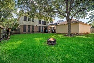 122 Crystal Reef Dr in League City, TX - Building Photo - Building Photo