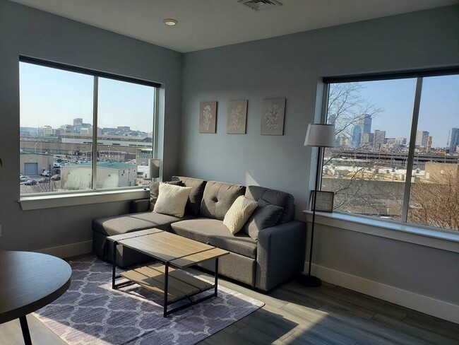 55 W Fifth St, Unit 0608 in Boston, MA - Building Photo - Building Photo