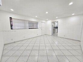 5401 Hollywood Blvd in Hollywood, FL - Building Photo