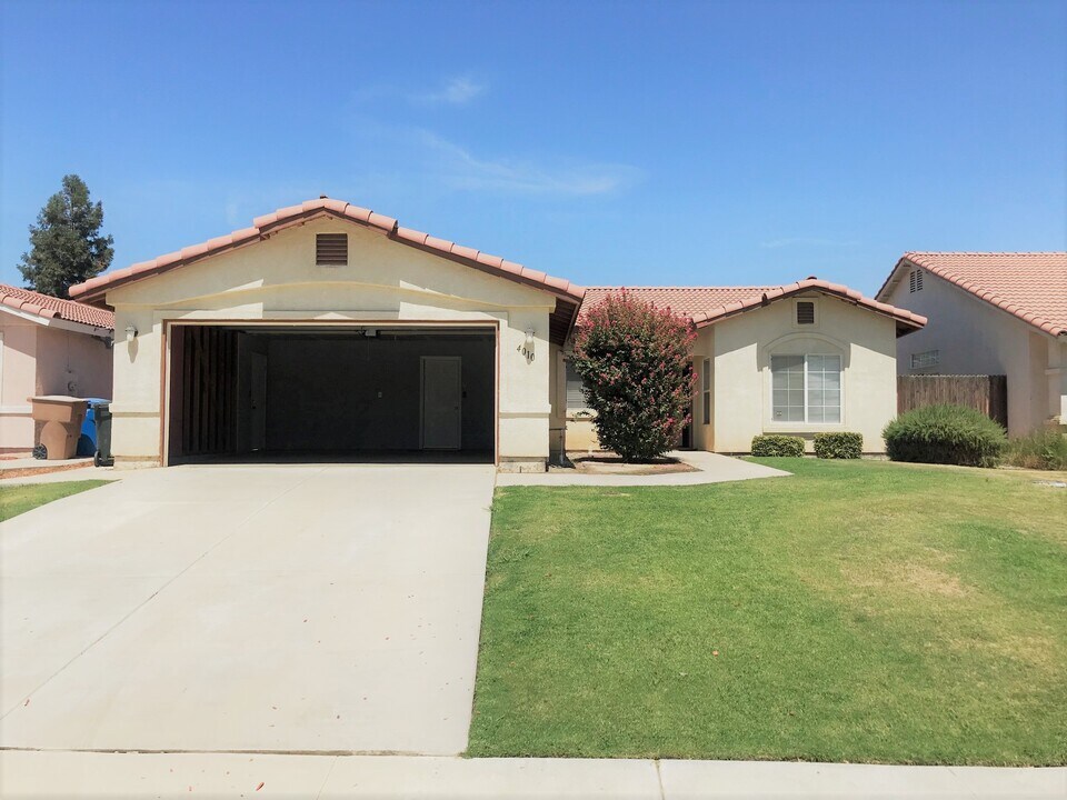 4010 Pacific Wind Ct in Bakersfield, CA - Building Photo