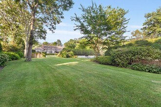 49 Midhampton Ave in Quogue, NY - Building Photo - Building Photo