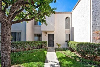 914 Caminito Madrigal in Carlsbad, CA - Building Photo - Building Photo