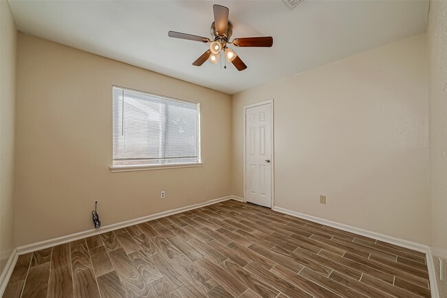 property at 1490 Hunters Park Dr