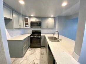 1371 S Walnut St in Anaheim, CA - Building Photo - Building Photo