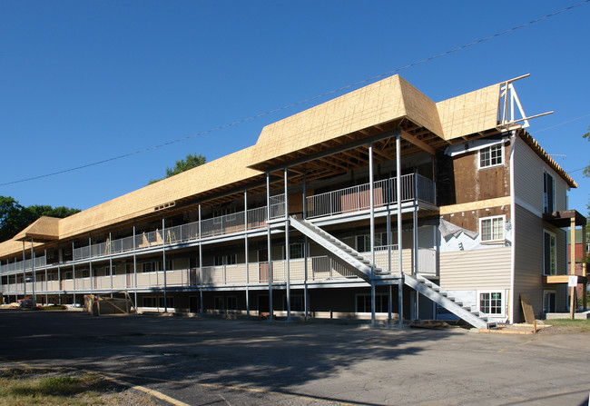 1200-1204 E Grand River Ave in East Lansing, MI - Building Photo - Building Photo