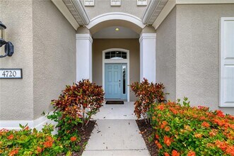 4720 Claremont Park Dr in Bradenton, FL - Building Photo - Building Photo