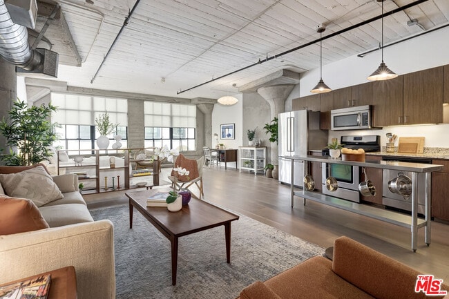 200 N San Fernando Rd in Los Angeles, CA - Building Photo - Building Photo