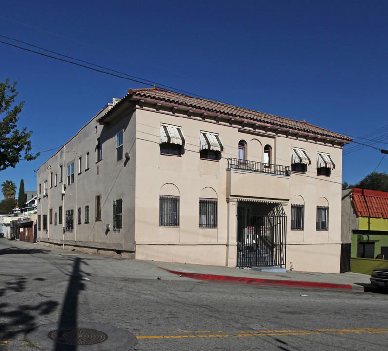 1217 Douglas St in Los Angeles, CA - Foto de edificio