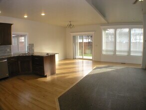 2537 E Hidden Crk St in Nampa, ID - Building Photo - Building Photo