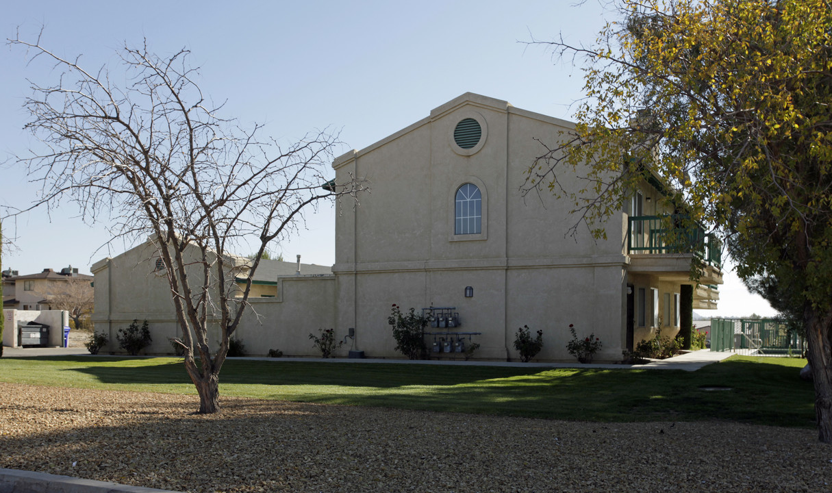 16221-16227 Muni Rd in Apple Valley, CA - Building Photo