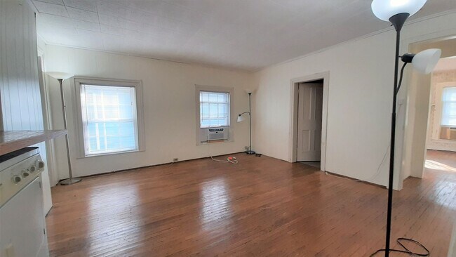 405 N Aurora St-Unit -#2 in Ithaca, NY - Building Photo - Building Photo