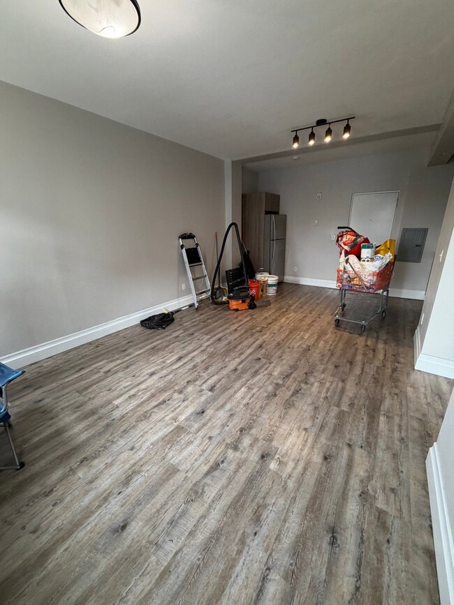 106 N Grove St, Unit 313 in East Orange, NJ - Building Photo - Building Photo