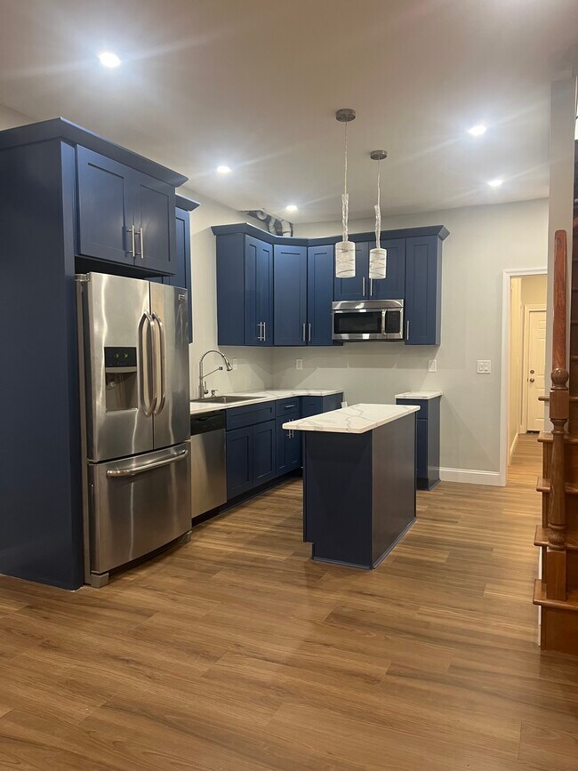 property at 1456 N Myrtlewood St