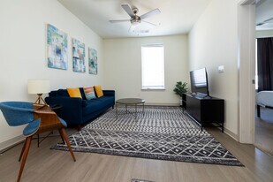 633 E Main St in Louisville, KY - Building Photo