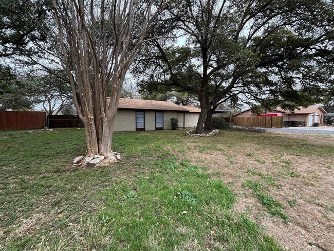 1902 Lone Oak Dr in Leander, TX - Building Photo - Building Photo