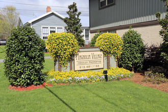 Magnolia Village in Statesboro, GA - Foto de edificio - Building Photo