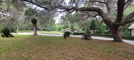 141 SE 59th St in Keystone Heights, FL - Foto de edificio - Building Photo