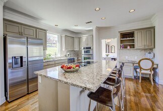 4800 Mantle Dr in Austin, TX - Building Photo - Building Photo