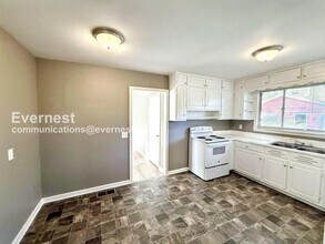 937 Hickory Dr in Birmingham, AL - Foto de edificio - Building Photo