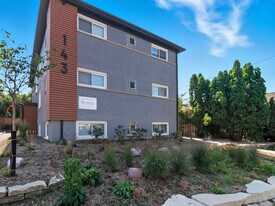 143 Ann St in Clarendon Hills, IL - Building Photo