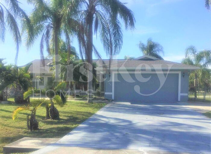 1744 SE Berkshire Blvd in Port St. Lucie, FL - Building Photo