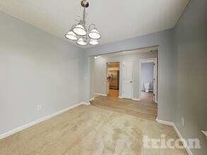 7116 Hillcrest Chase Dr SW in Austell, GA - Foto de edificio - Building Photo