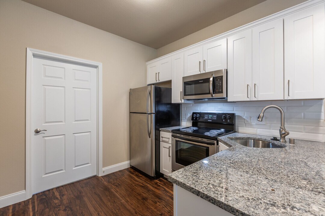 13Underwood Apartments in Denton, TX - Building Photo