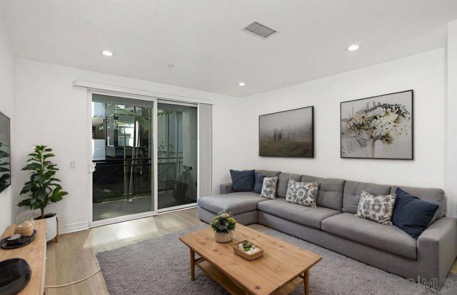 525 Eleventh Ave in San Diego, CA - Foto de edificio