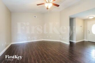 7912 Apache Ln in Lakeland, FL - Foto de edificio - Building Photo