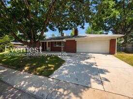 1552 S Flamingo Way in Denver, CO - Building Photo