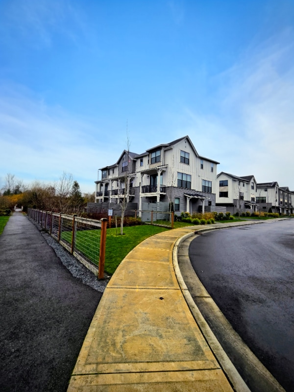 13429 35th Dr SE in Mill Creek, WA - Foto de edificio - Building Photo