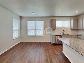 2733 Wolfcreek in Canyon Lake, TX - Building Photo - Building Photo