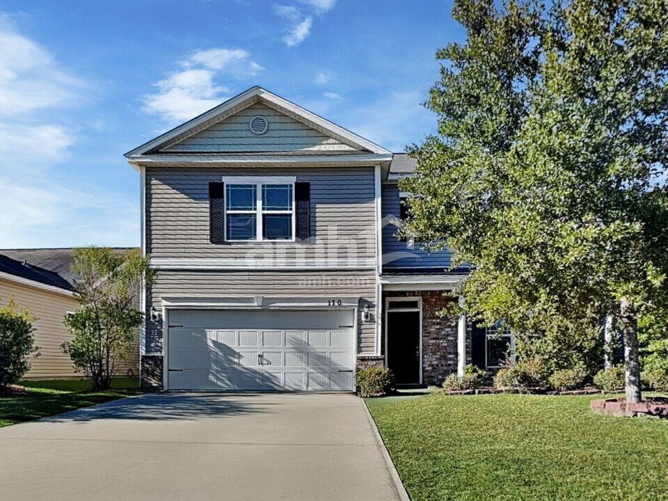 170 Lake Pointe Dr in Pooler, GA - Building Photo