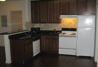 Continental Court Apartments in Newark, DE - Building Photo - Interior Photo