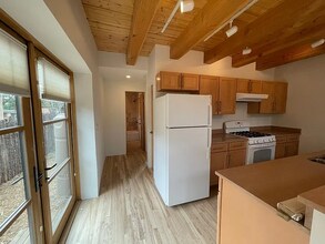 208 Fiesta St in Santa Fe, NM - Building Photo - Building Photo