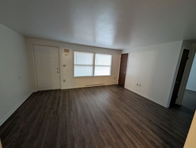 2110-2110 Hollingsworth St in New Kensington, PA - Building Photo - Building Photo