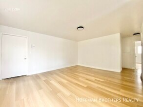 136 S Oxford Ave in Los Angeles, CA - Foto de edificio - Building Photo