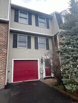 4383 Heritage Dr in Liverpool, NY - Building Photo