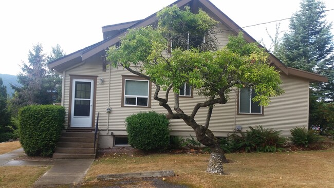 1003 Highland Dr in Bellingham, WA - Building Photo - Building Photo