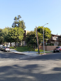 Huntington Ridge Apartments in Los Angeles, CA - Foto de edificio - Building Photo