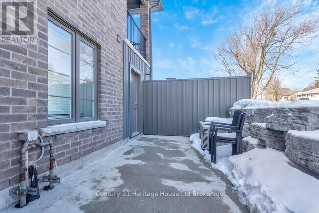 15 Woodcock Dr in Tillsonburg, ON - Building Photo - Building Photo