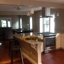 763 S Aurora St, Unit B in Ithaca, NY - Foto de edificio - Building Photo
