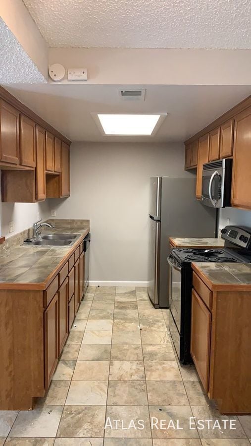 851 S Uravan Ct