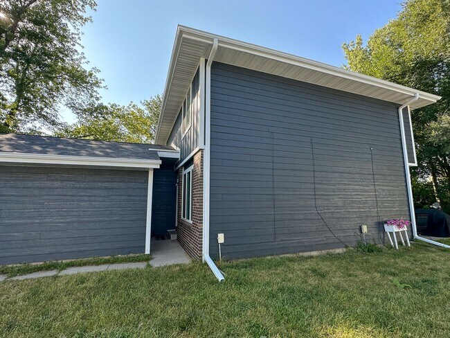 4227 Toronto St-Unit -4227 in Ames, IA - Building Photo - Building Photo