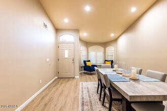 4421 E Lone Cactus Dr in Phoenix, AZ - Building Photo - Building Photo