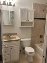 265 Glendale Ave, Unit E2 in Bridgeport, CT - Building Photo - Building Photo