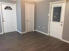 1604 N Ruddell St-Unit -100 in Denton, TX - Building Photo - Building Photo