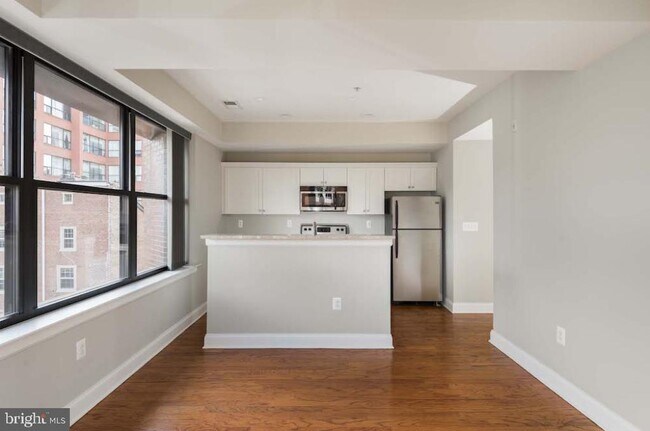 property at 125 N 4th St